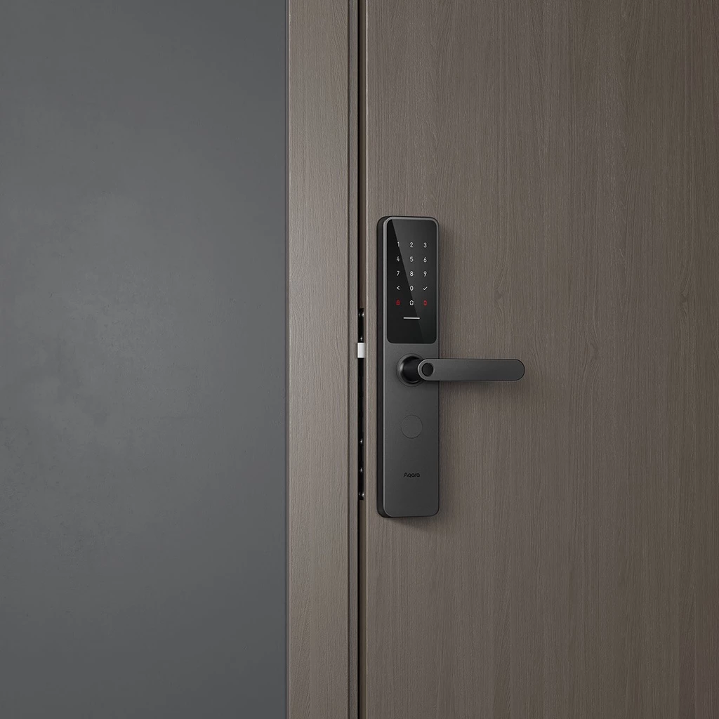 Bluetooth for local control and quick setup.
